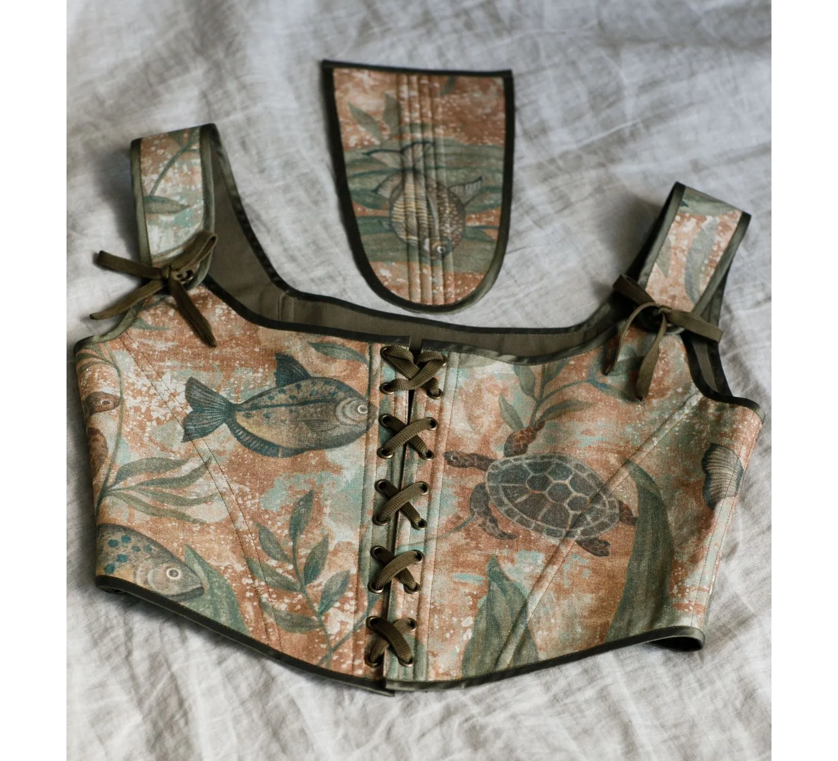 Overbust corset with sea pattern