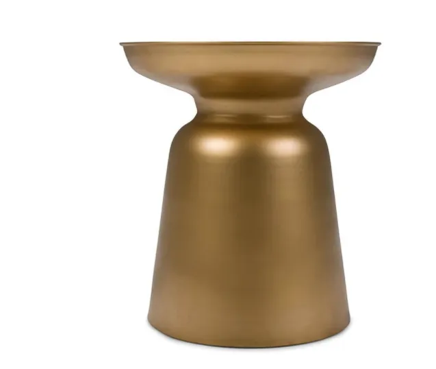 Toby Metal Table