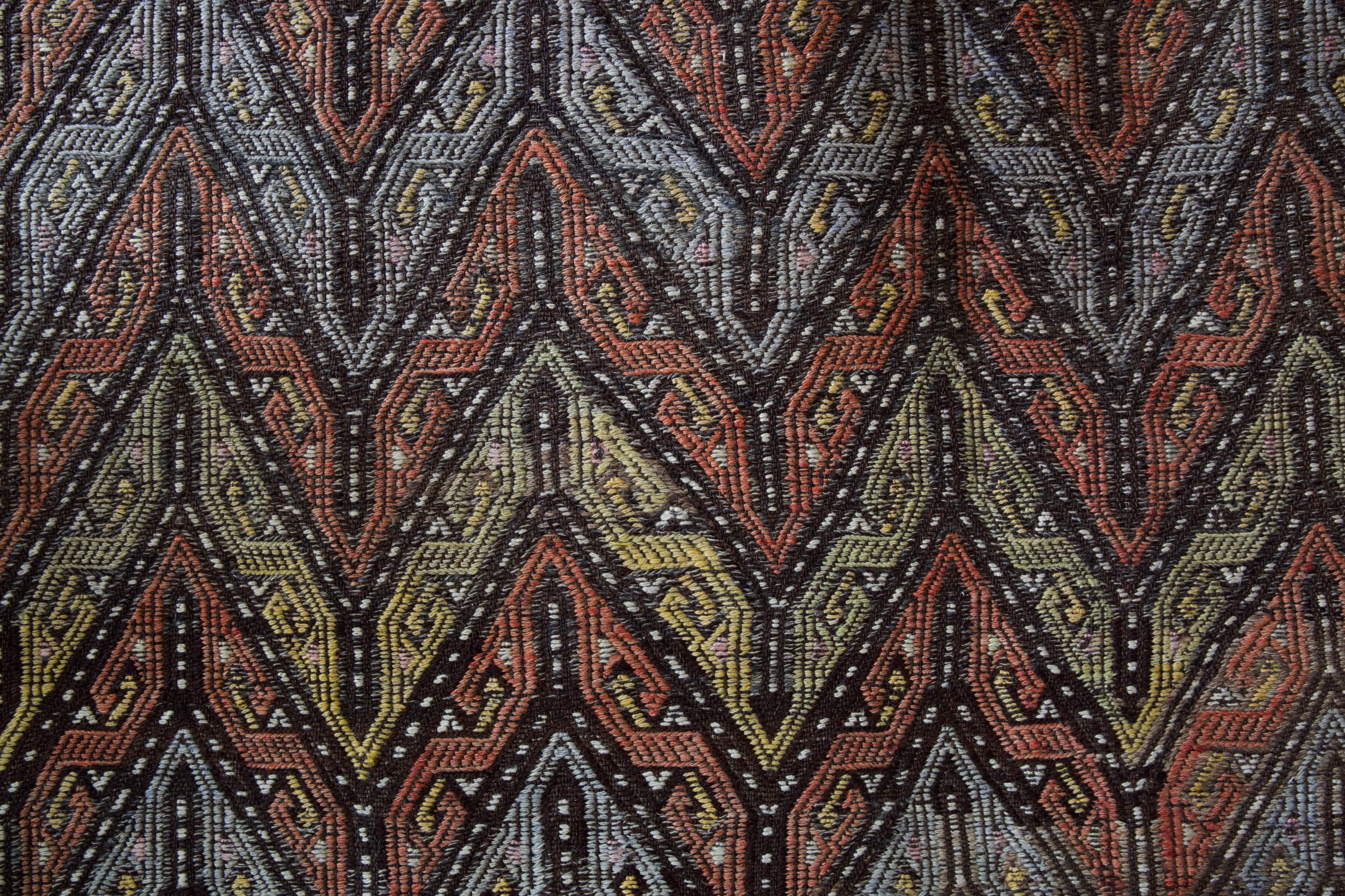 Vintage Taurus Yoruk Cicim Kilim Rug 5'7"x9'7"
