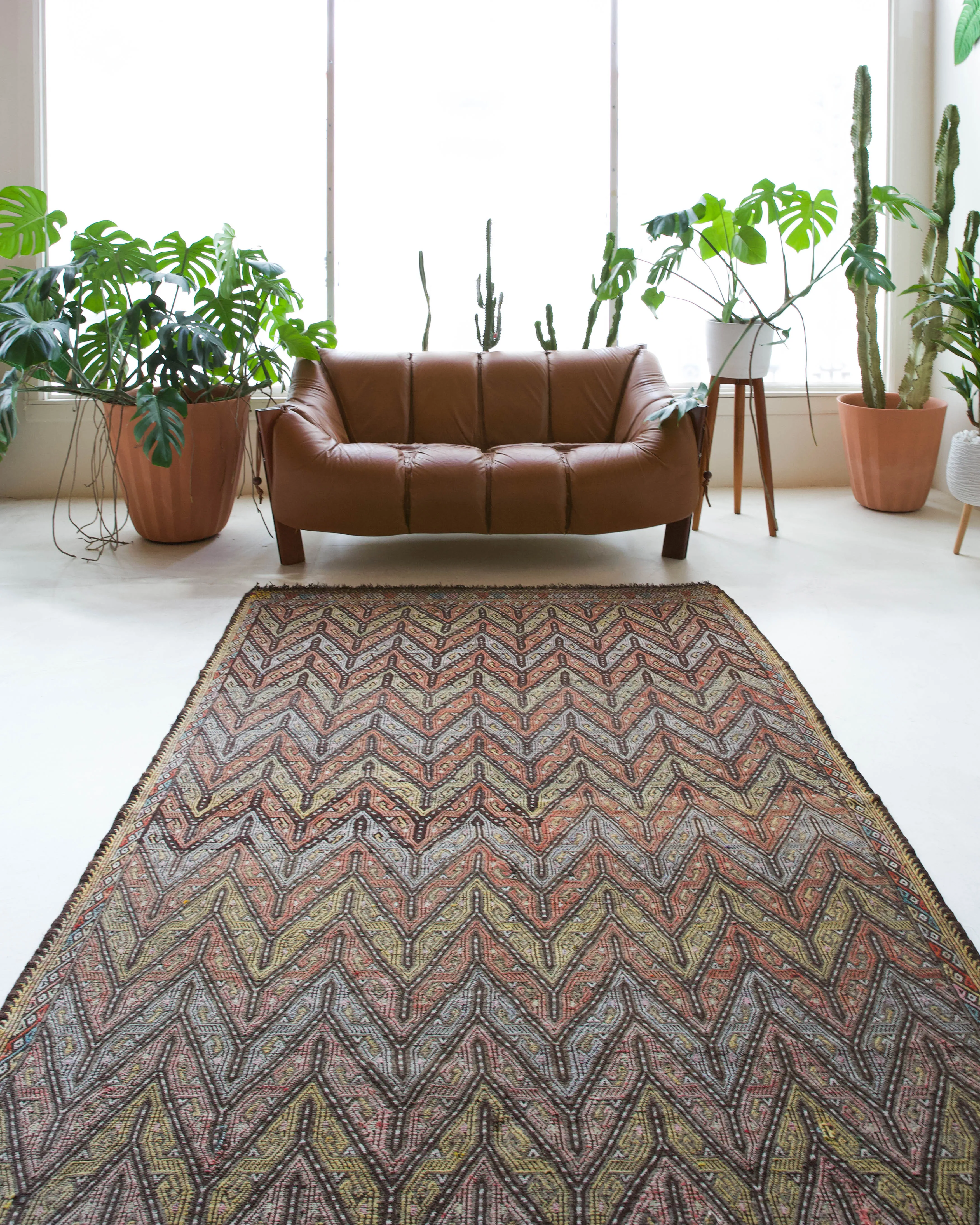 Vintage Taurus Yoruk Cicim Kilim Rug 5'7"x9'7"