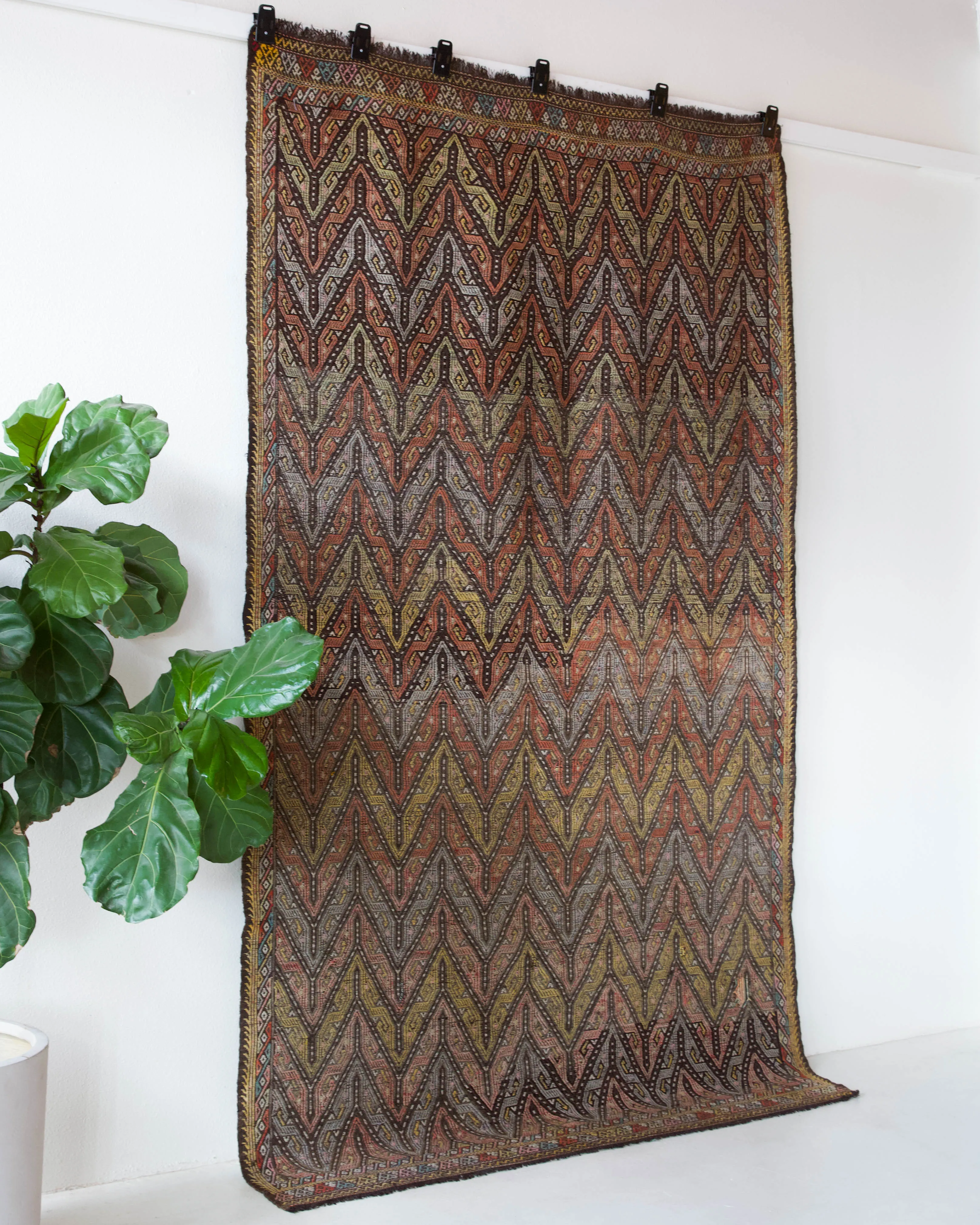Vintage Taurus Yoruk Cicim Kilim Rug 5'7"x9'7"