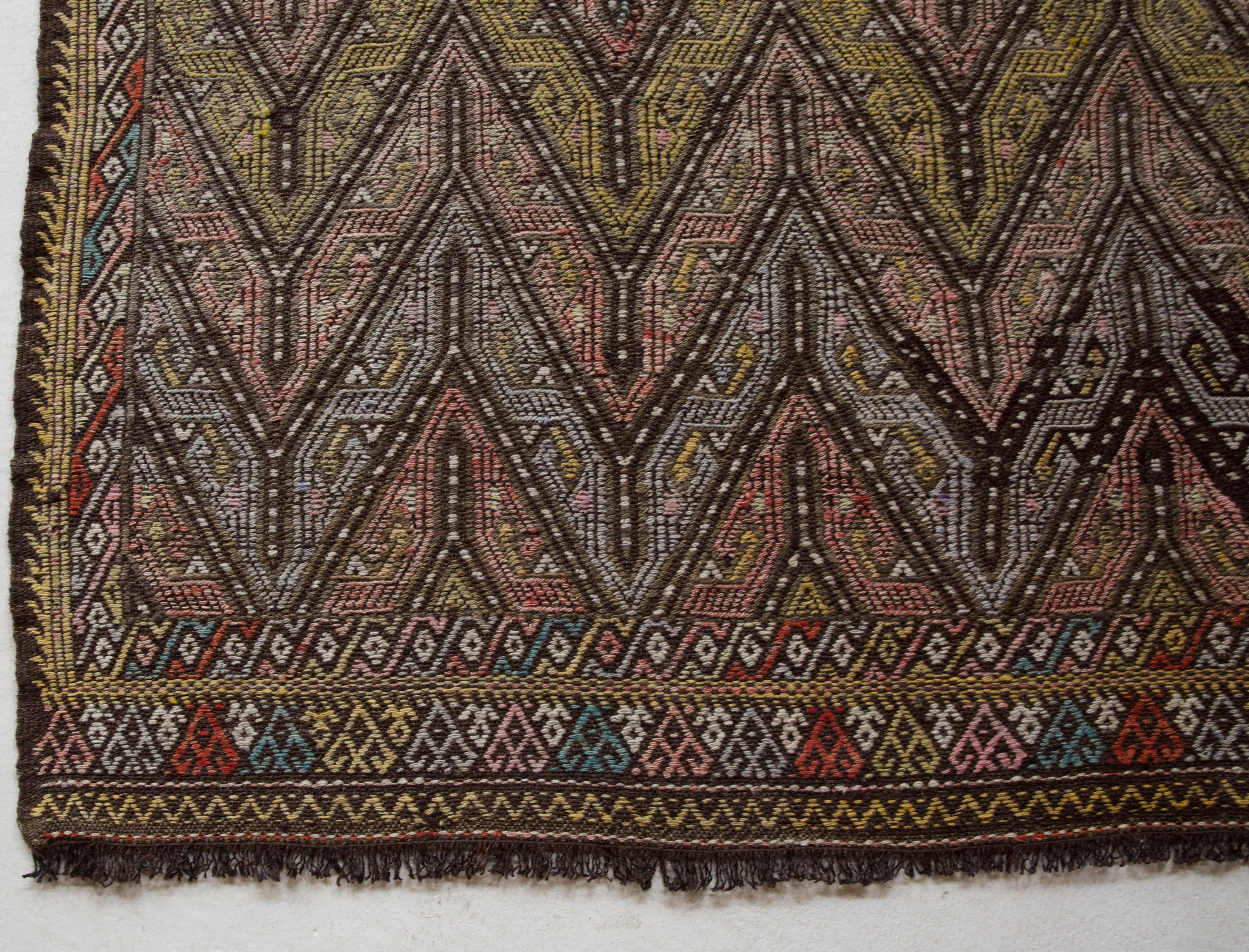 Vintage Taurus Yoruk Cicim Kilim Rug 5'7"x9'7"