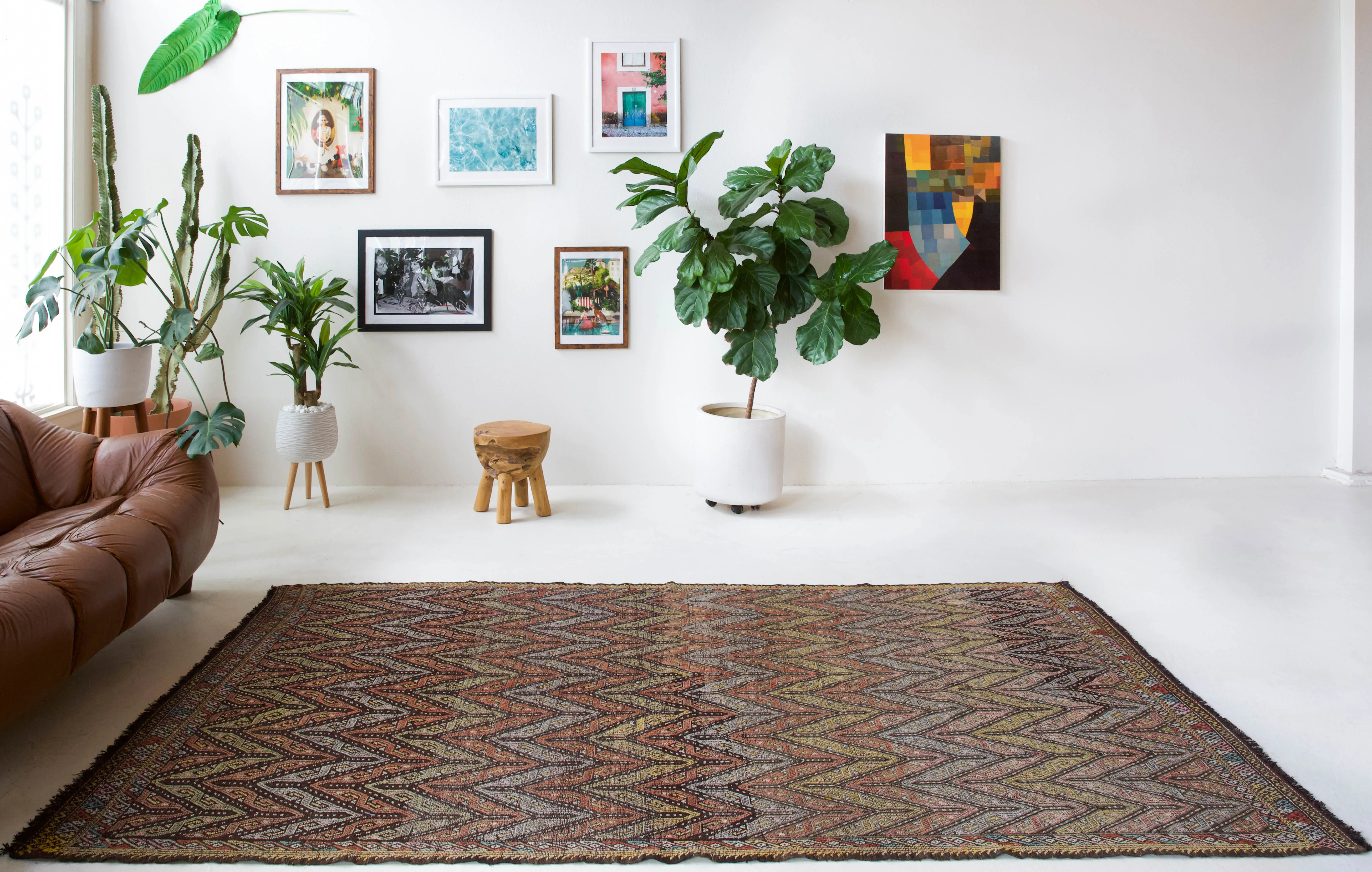 Vintage Taurus Yoruk Cicim Kilim Rug 5'7"x9'7"