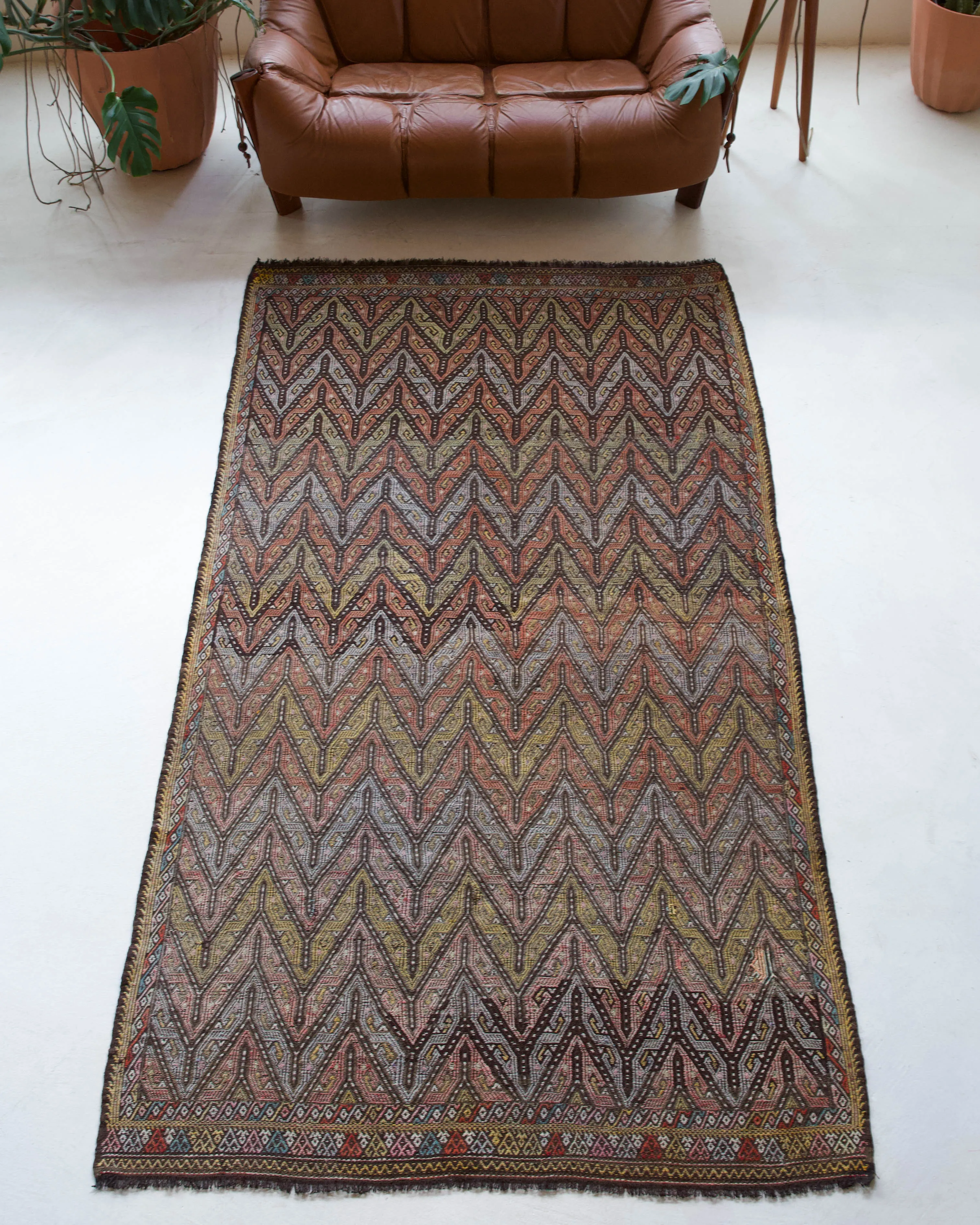 Vintage Taurus Yoruk Cicim Kilim Rug 5'7"x9'7"
