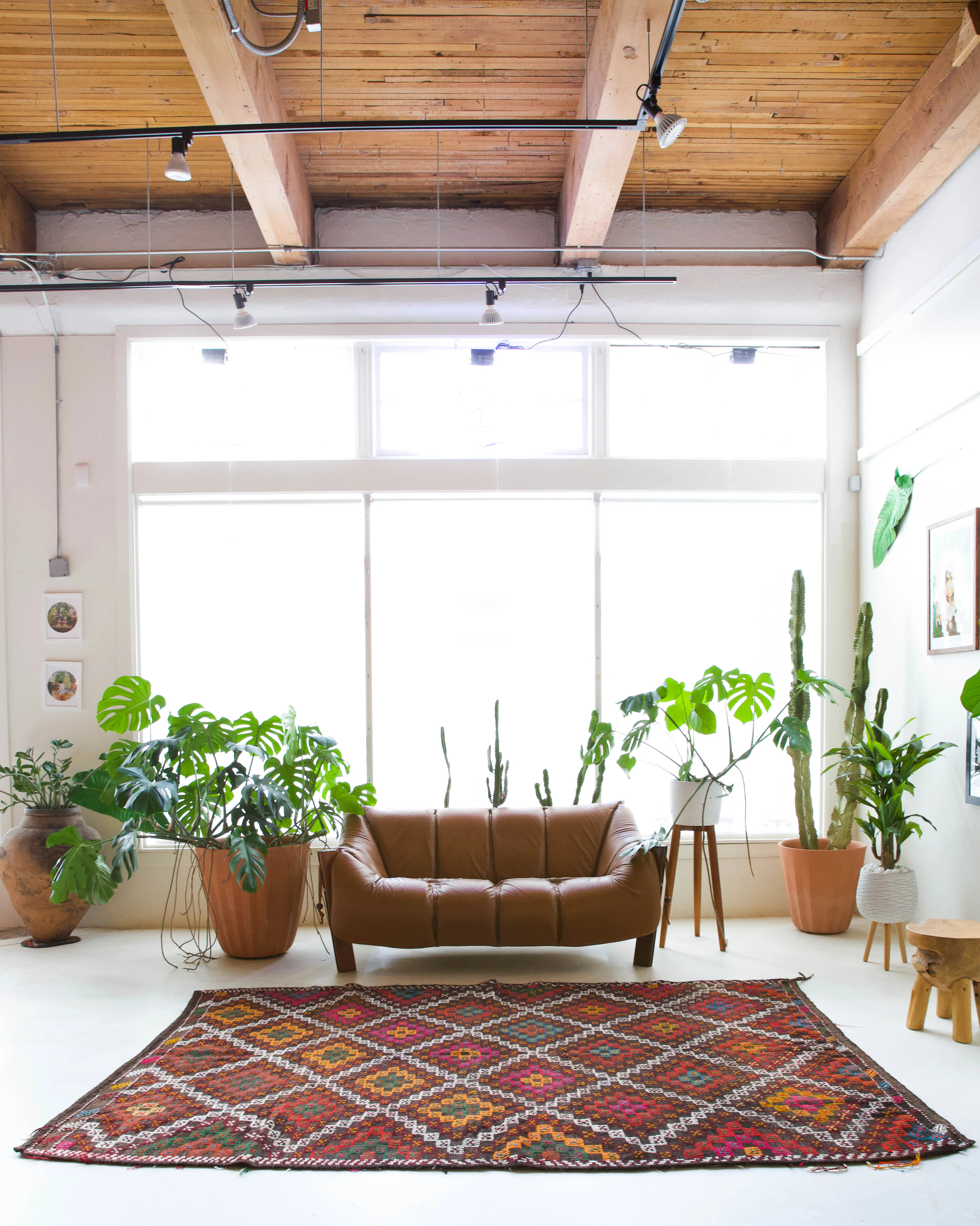 Vintage Taurus Yoruk Cicim Kilim Rug 6'2"x8'10"